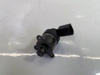 Fuel pump pressure valve
