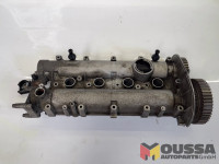 Cylinder head cover camshafts