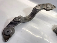 Rear axle push rod bracket