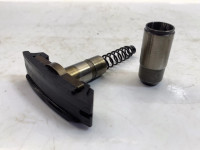 Camshaft chain tensioner