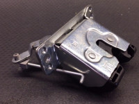 Tailgate lock trunk flap