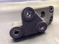 Engine mounting bracket