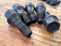 Nut and bolt 5pcs.