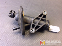 Master clutch cylinder