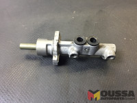 Tandem brake master cylinder