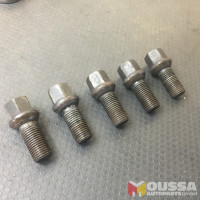 Perno de bola para tornillos de rueda