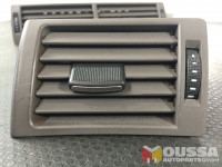 Dashboard vent grille