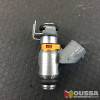 Single fuel injector petrol valve