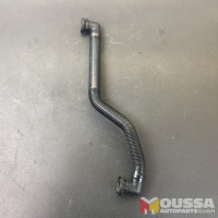 Air breather hose connecting pipe