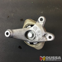 Transmission bearing engine holder mount