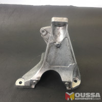 Engine holder mount