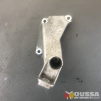 Engine holder mount