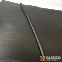 Turnover wind deflector door seal