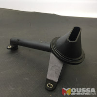 Oil strainer oil pipe sensor
