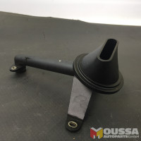 Oil strainer oil pipe sensor