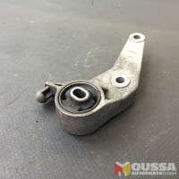 Engine mount bracket