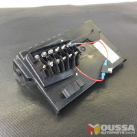 Fuse box battery terminal
