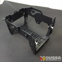 Fuse box mounting holder