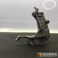 Engine bracket holder