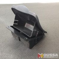 Center console ashtray lid